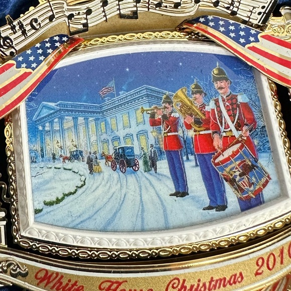 White House Christmas Ornament 2010 - Picture 8 of 15